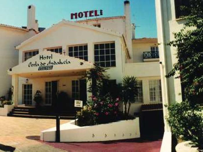 Hotel ELE La Perla - Bild 1