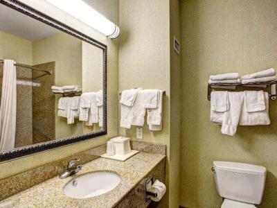 Hotel Quality Suites - Bild 2