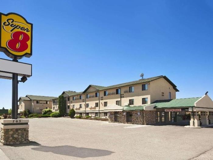 Hotel Super 8 by Wyndham Idaho Falls - Bild 1