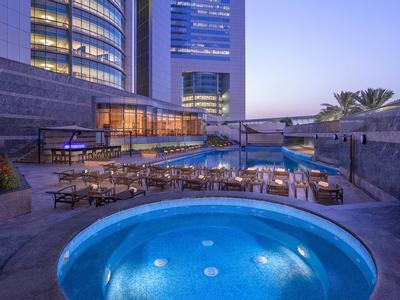 Hotel Jumeirah Emirates Towers - Bild 2