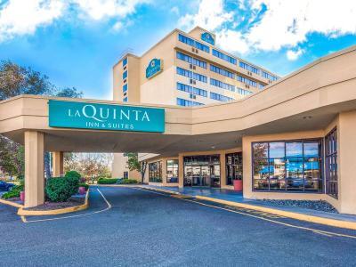 Hotel La Quinta Inn & Suites by Wyndham Secaucus Meadowlands - Bild 2