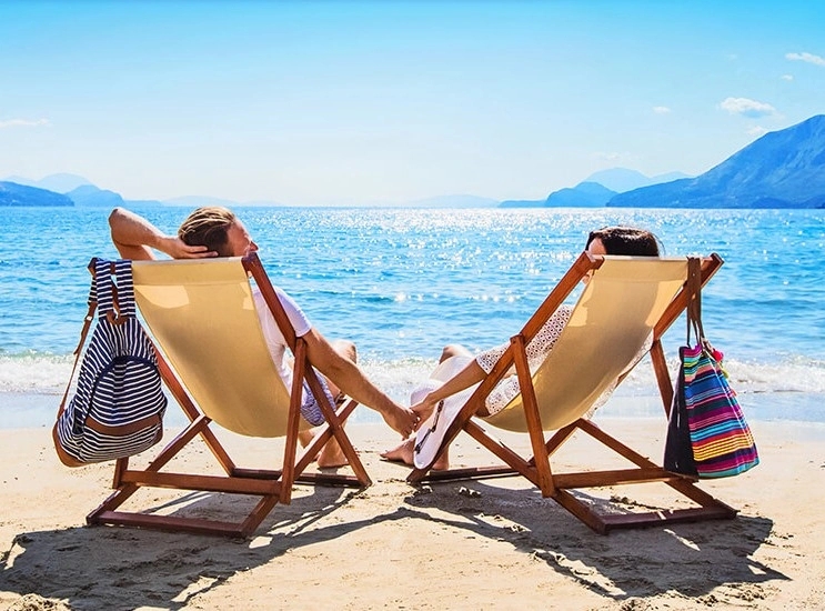 Teaser-„Ossis“ buchen ihren Sommerurlaub 20 Tage früher als „Wessis“