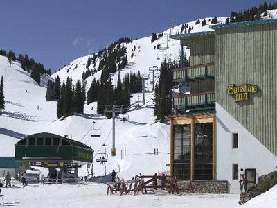 Hotel Sunshine Mountain Lodge - Bild 2