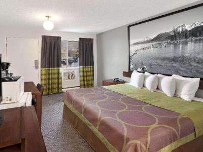 Hotel Super 8 by Wyndham Kamloops East - Bild 4