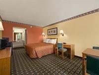 Hotel Rose Garden Inn & Suites - Bild 1