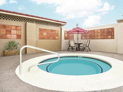 Hotel La Quinta Inn & Suites by Wyndham Laredo Airport - Bild 2