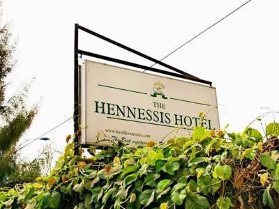 The Hennessis Hotel - Bild 3