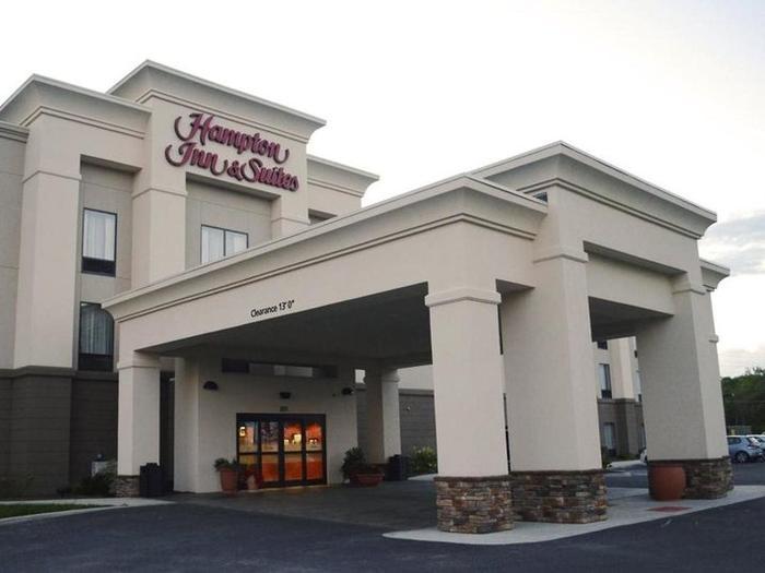 Hampton Inn & Suites New Hartford - Bild 1