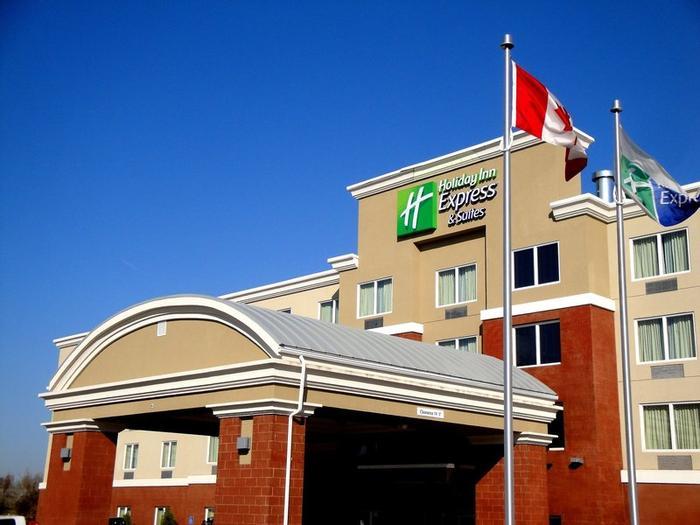 Hotel Holiday Inn Express And Suites Fort Saskatchewan - Bild 1