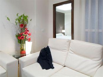 Hotel Apartamentos Mendebaldea Suites - Bild 2