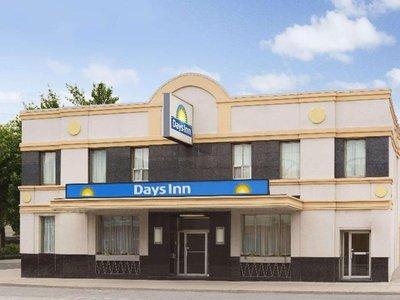 Days Inn by Wyndham Toronto East Beaches