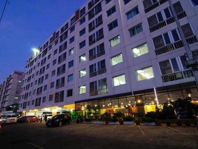 Centric Place Hotel