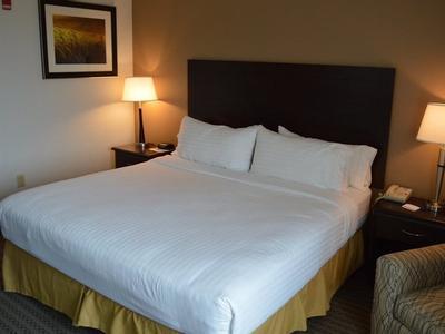 Holiday Inn Express Hotel & Suites Winner - Bild 4
