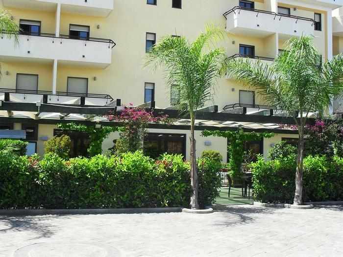 Hotel Abalon Pompei Resort - Bild 1