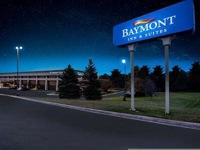 Hotel Baymont by Wyndham Traverse City - Bild 2