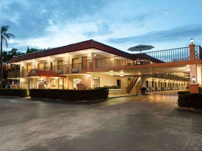Hotel Days Inn by Wyndham Clearwater/Gulf to Bay - Bild 2
