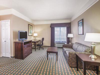 Hotel La Quinta Inn & Suites by Wyndham Bay City - Bild 5