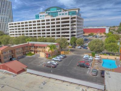 Hotel Travelodge by Wyndham Fresno Convention Center Area - Bild 2