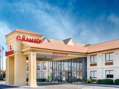 Hotel Ramada by Wyndham Tuscaloosa - Bild 2