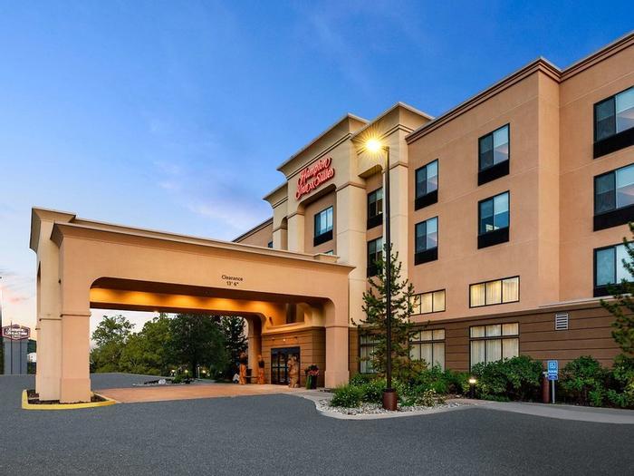 Hotel Hampton Inn & Suites Fairbanks - Bild 1