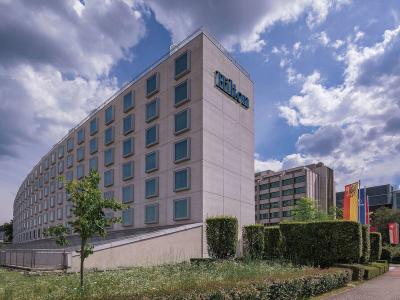 Hilton Geneva Hotel & Conference Centre - Bild 2