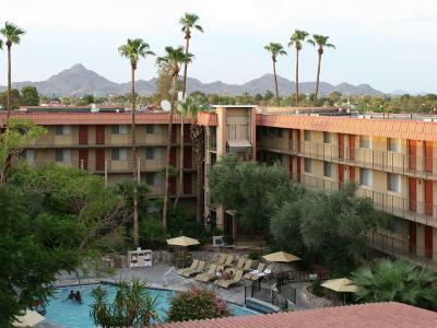 Hotel Embassy Suites by Hilton Phoenix Airport - Bild 5