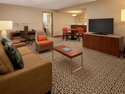 DoubleTree Suites by Hilton Hotel Seattle Airport - Southcenter - Bild 5