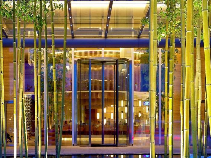 Novotel Hong Kong Citygate Hotel - Bild 1