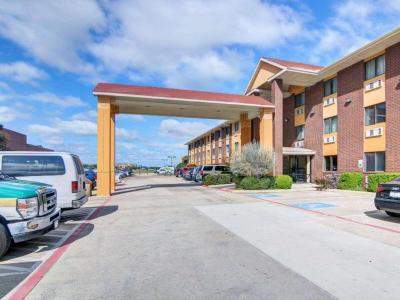 Hotel Quality Inn & Suites DFW Dallas Airport - Bild 3