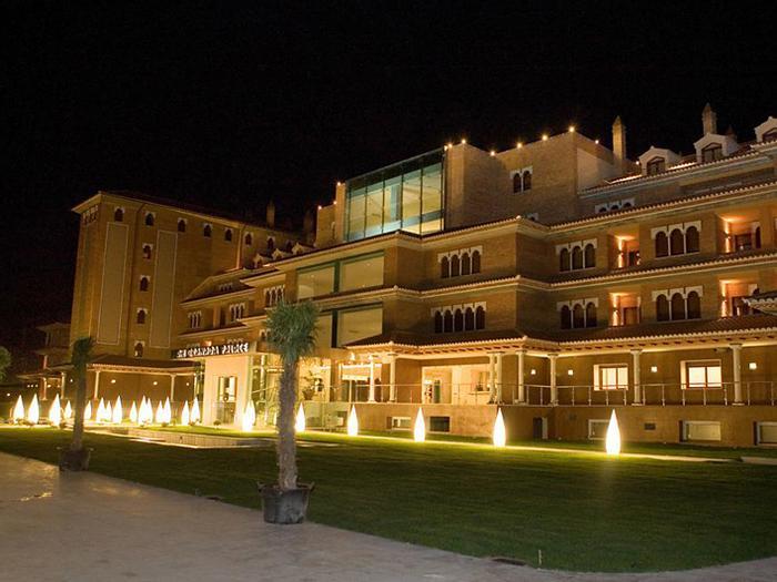 Hotel Granada Palace Suites Business & Spa - Bild 1