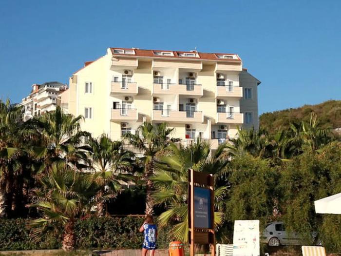 Rheme Beach Hotel - Bild 1