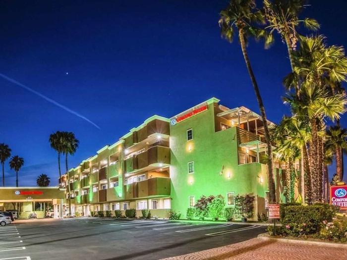 Hotel Comfort Inn & Suites Huntington Beach - Bild 1