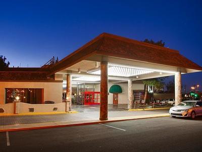 SureStay Plus Hotel by Best Western Reno Airport - Bild 5