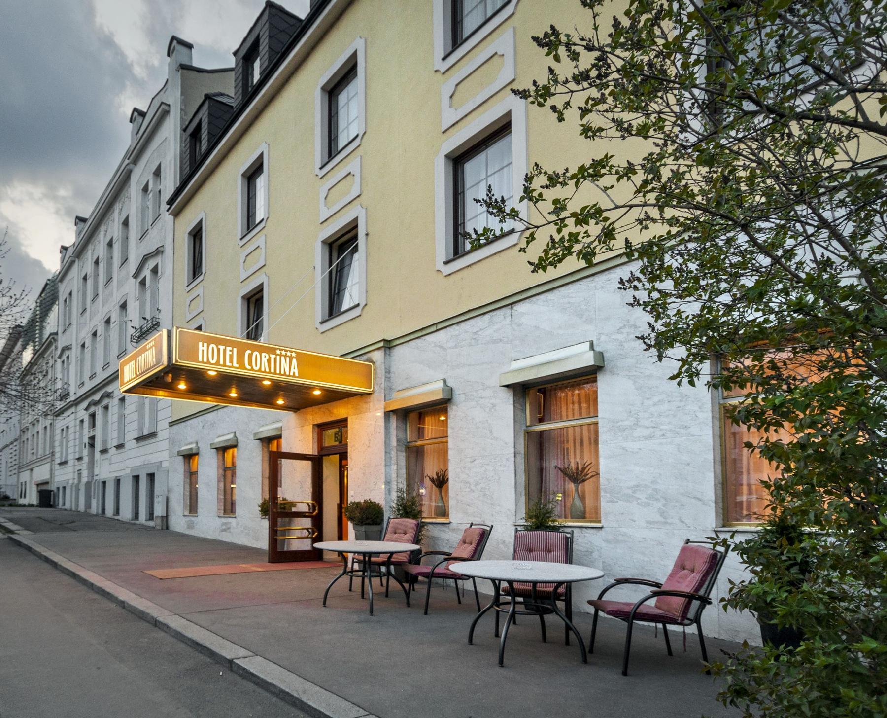 Hotel Cortina - Bild 1