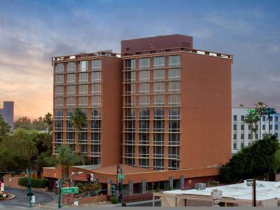Hotel Ramada by Wyndham Phoenix Midtown - Bild 3