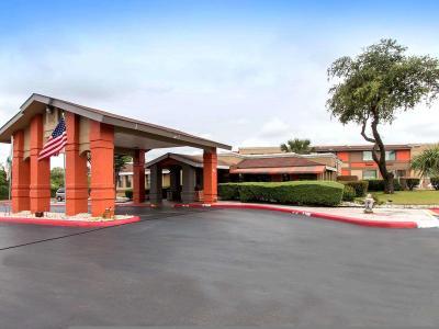 Hotel Quality Inn & Suites I-35 Near ATT Center - Bild 3