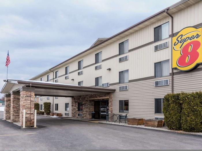 Hotel Super 8 by Wyndham Kalispell Glacier National Park - Bild 1