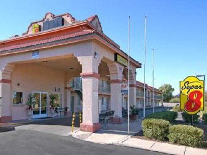 Hotel Super 8 by Wyndham Tucson Downtown Convention Center - Bild 1