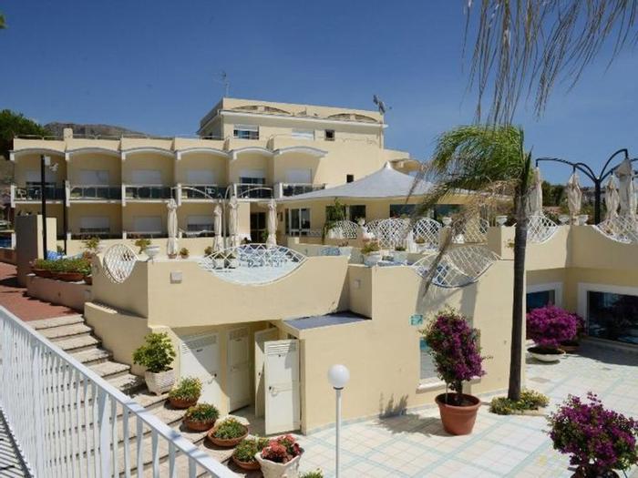 Grand Hotel La Playa - Bild 1