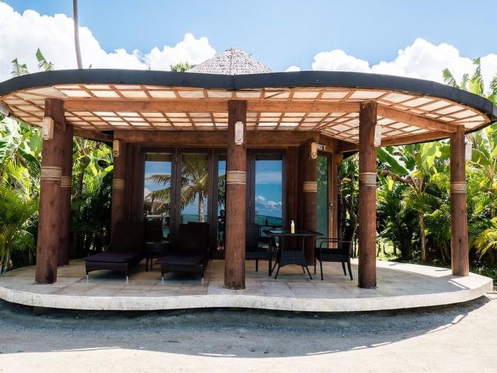 Coconuts Beach Club & Resort - Bild 1