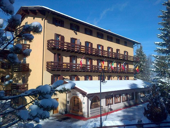 Hotel Des Alpes - Bild 1