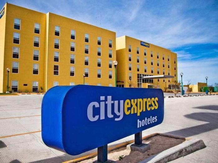 Hotel City Express La Paz - Bild 1