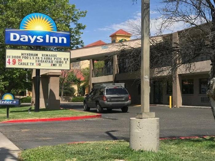Hotel Days Inn by Wyndham Albuquerque West - Bild 1
