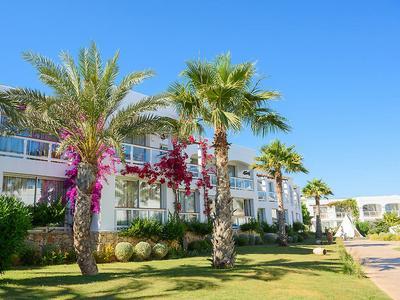 Destino Ibiza Pacha Resort