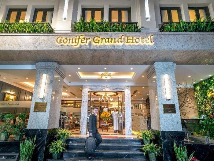 Conifer Grand Hotel - Bild 1