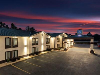 Hotel Baymont by Wyndham Caddo Valley/Arkadelphia - Bild 2
