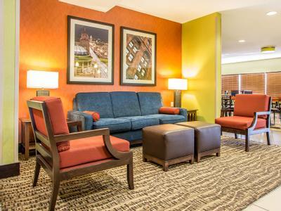 Hotel Comfort Inn & Suites Kansas City - Northeast - Bild 2