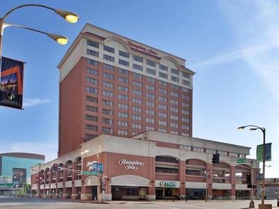 Hotel Hampton Inn St. Louis-Downtown (At the Gateway Arch) - Bild 2