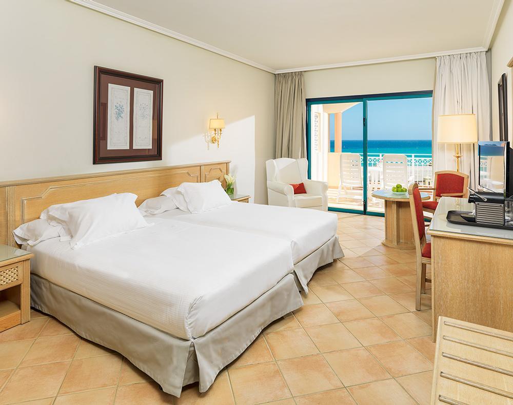 Hotel H10 Playa Esmeralda - Bild 1