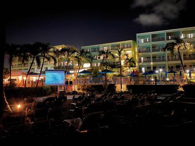 Coconut Court Beach Hotel - Bild 4